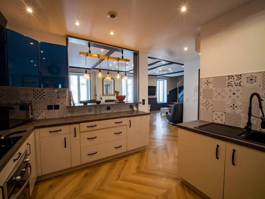 Mega Jeanne D'Arc Billard Baby Foot Logements Insolites Nancy Exterior photo