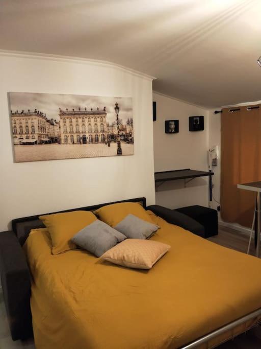 Mega Jeanne D'Arc Billard Baby Foot Logements Insolites Nancy Exterior photo