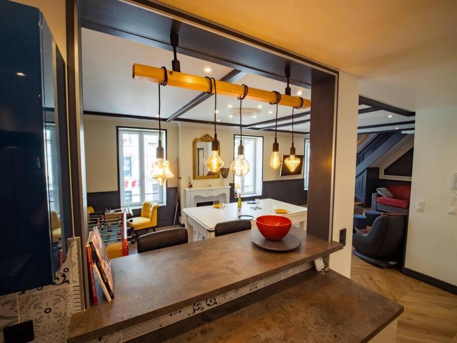 Mega Jeanne D'Arc Billard Baby Foot Logements Insolites Nancy Exterior photo