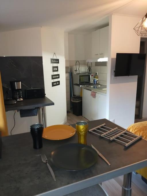 Mega Jeanne D'Arc Billard Baby Foot Logements Insolites Nancy Exterior photo