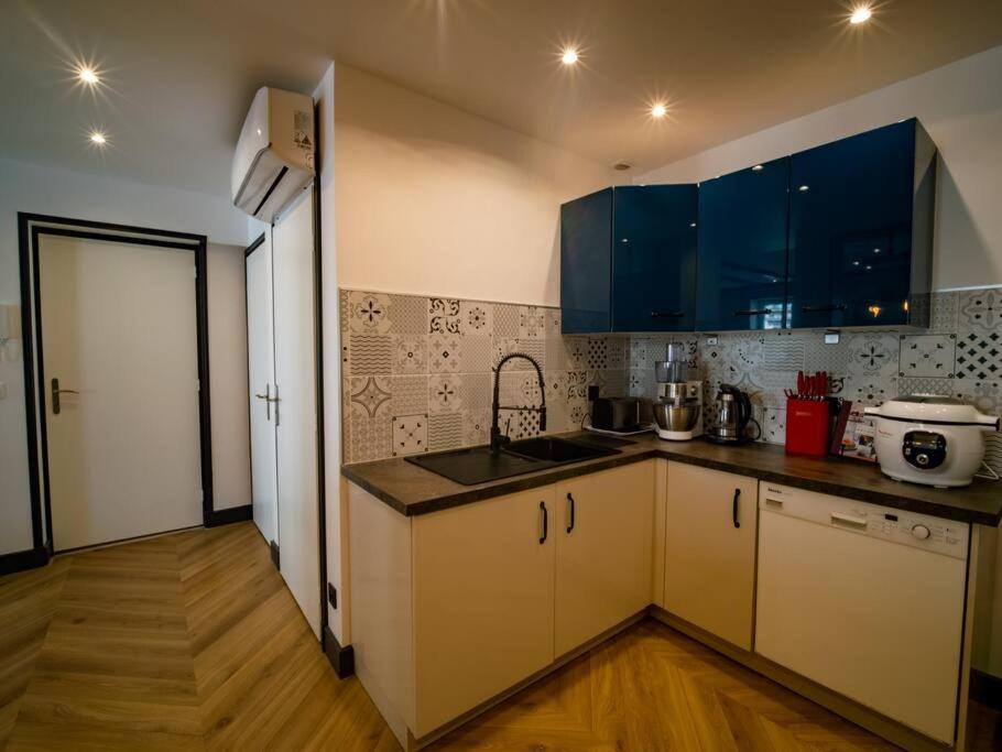 Mega Jeanne D'Arc Billard Baby Foot Logements Insolites Nancy Exterior photo