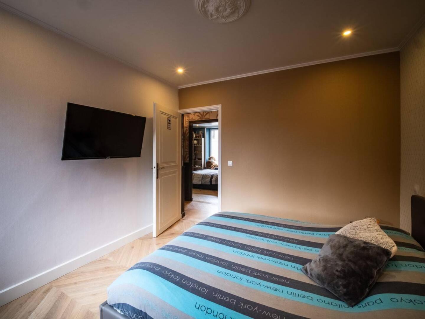 Mega Jeanne D'Arc Billard Baby Foot Logements Insolites Nancy Exterior photo